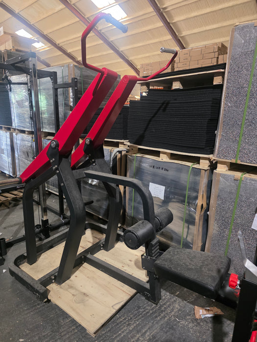 Pre-Loved Independent-Arm Plate-Loaded Lat Pulldown Machine